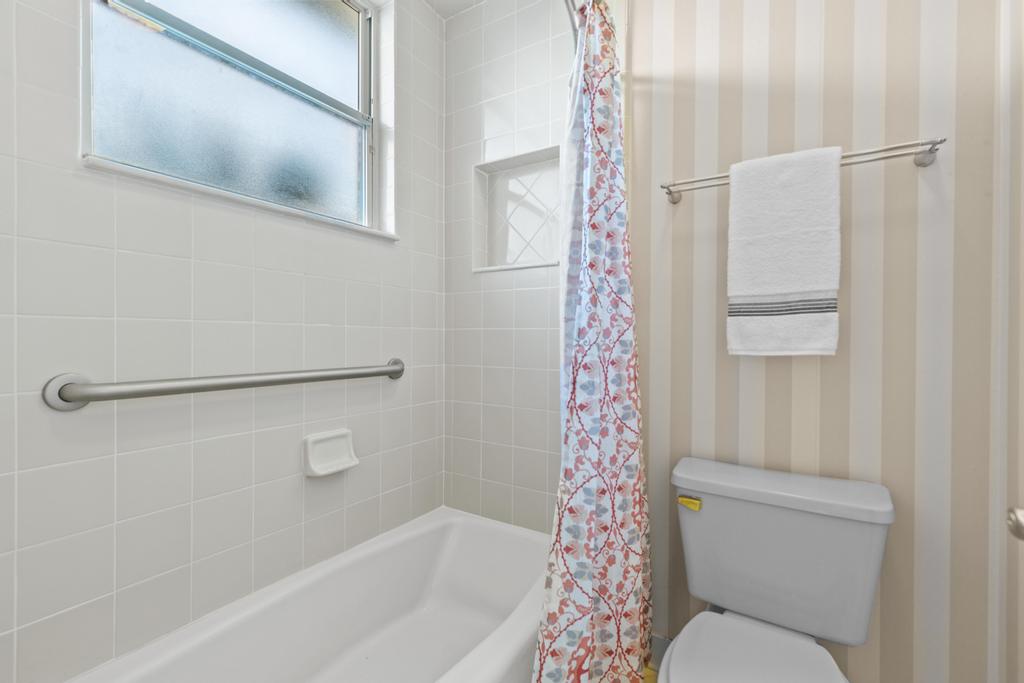 12216 Reedpond Dr W-frontview-atlantic property solutions of florida bathroom inside